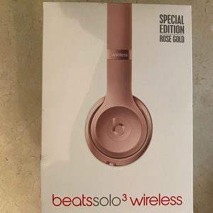 Beatssolo 3 Wireless headphones Limited Edition